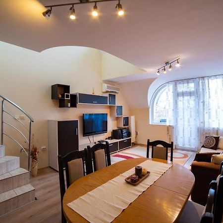 Maisonette Picadilly Варна Экстерьер фото